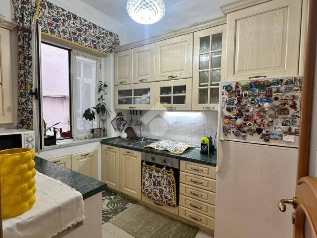 Appartamento a Crotone in Piazza Antonio Caputi, 20 - Foto 2