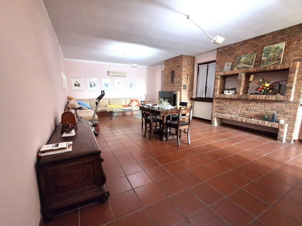 Appartamento a Casteggio in CASTEGGIO VIA CARLITO SCLAVI, 30 - Foto 2