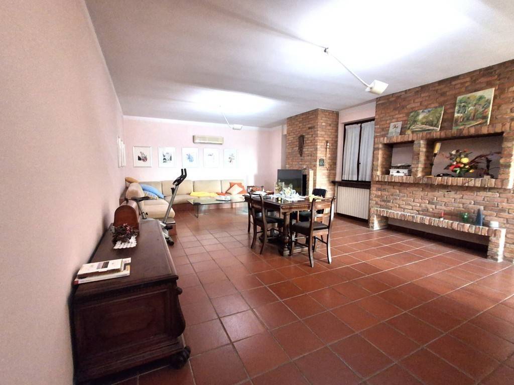 Appartamento a Casteggio in CASTEGGIO VIA CARLITO SCLAVI, 30 - Foto 4