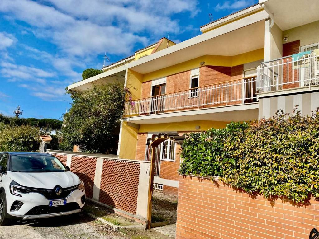 Casa indipendente a Terracina in Via Bruxelles, 18 - Foto 2