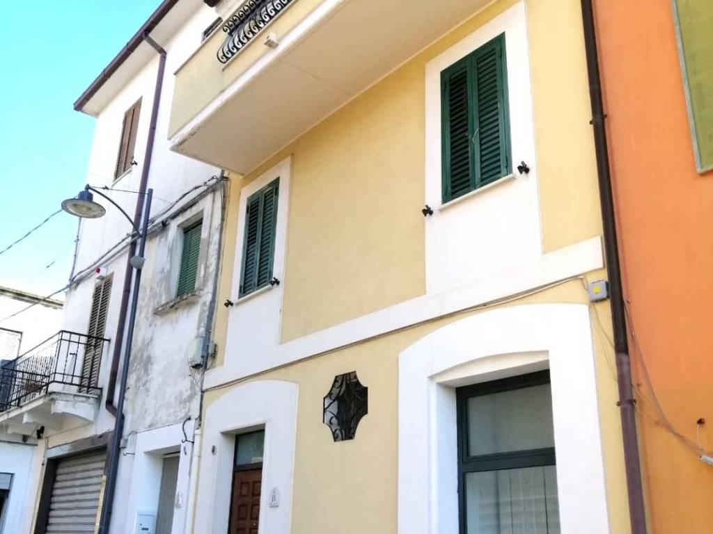 Casa indipendente a Miglianico in Piazza Umberto I, 10 - Foto 2