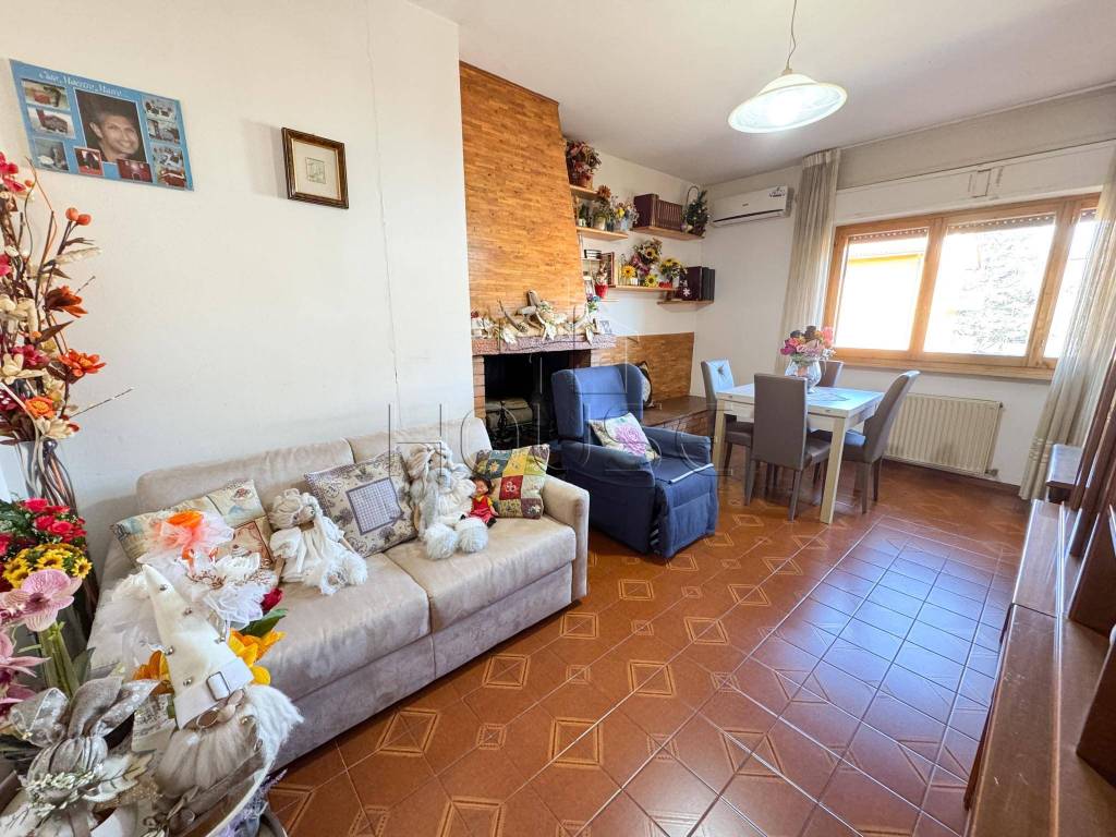 Appartamento a Città di castello in Via Romolo Murri, Città di Castello, Perugia, Umbria, 06012, Italia - Foto 2