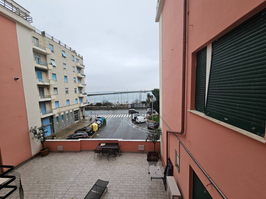 Appartamento a Genova in Piazza Lido di Pegli - Foto 2