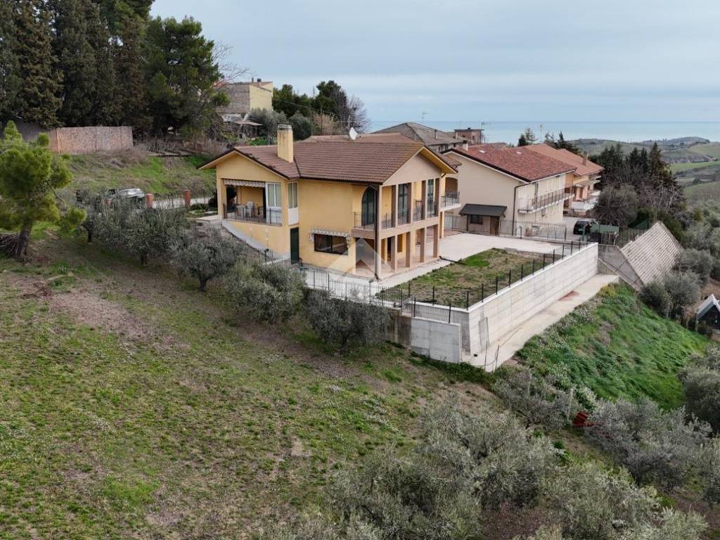 Terreno a Roseto degli abruzzi in Via della Specola, 7 - Foto 3