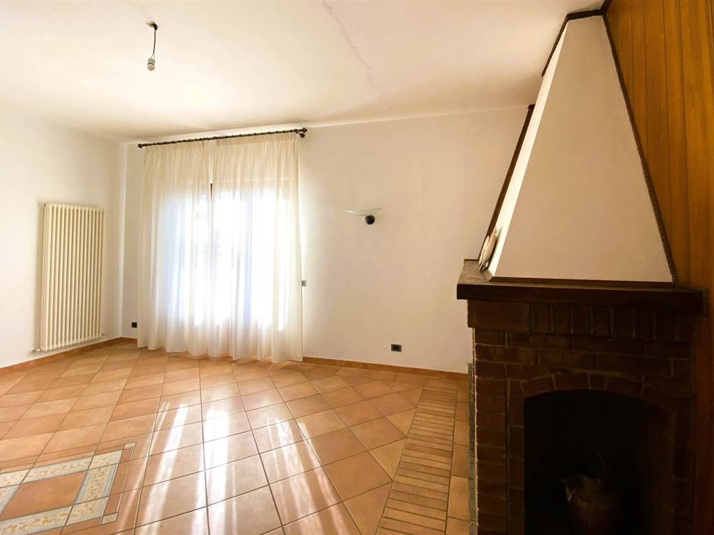 Appartamento a Castagneto carducci in Via Dei Molini - Foto 3