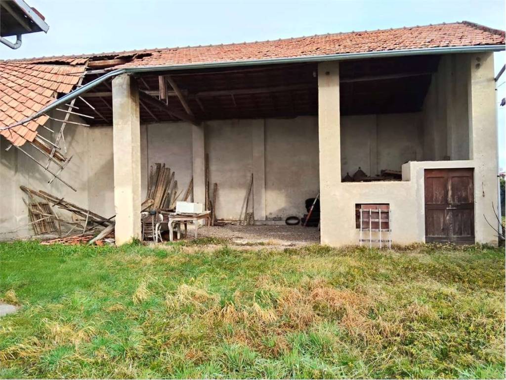 Rustico / casale a Oleggio in Via Momo, 45 - Foto 5