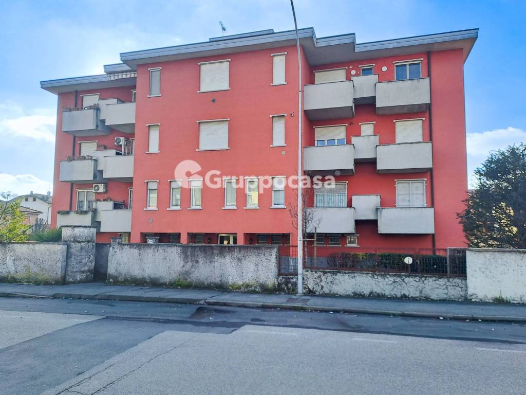Appartamento a Bareggio in Via Piave, 114 - Foto 2