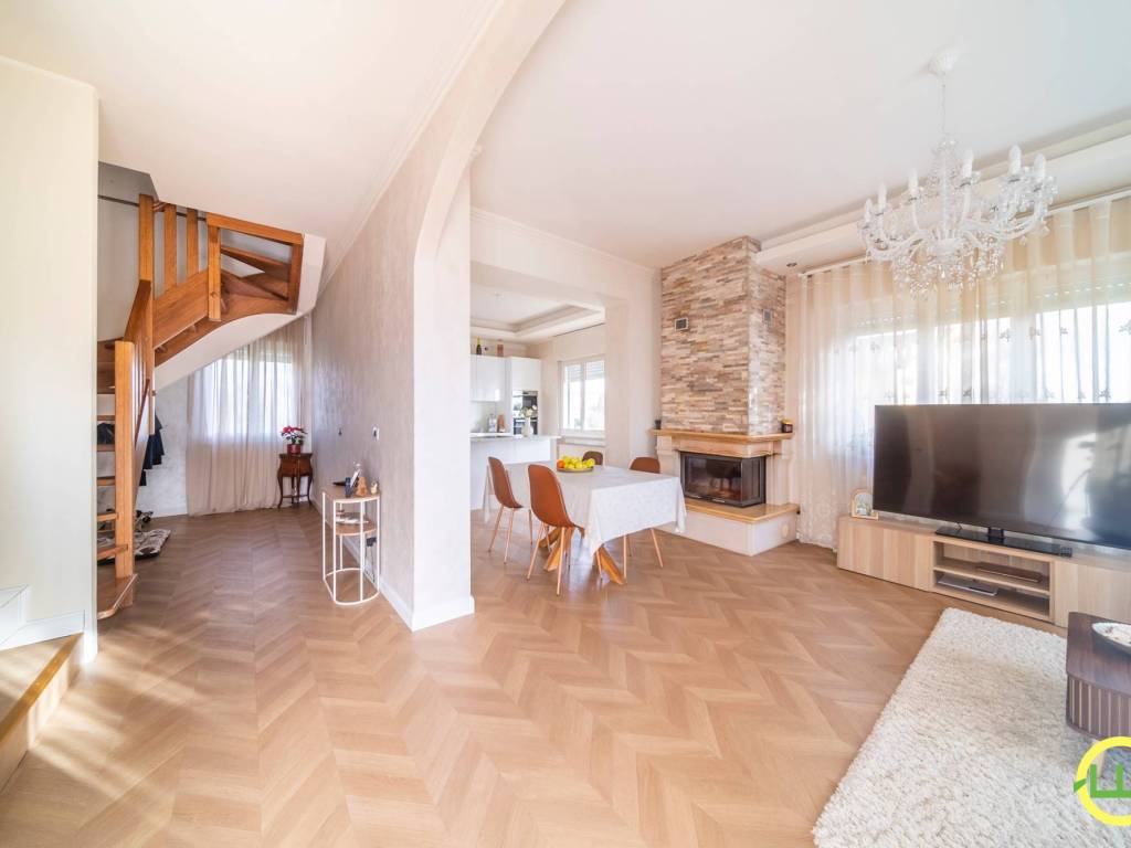 Villa a Manzano in Via Principale - Foto 2