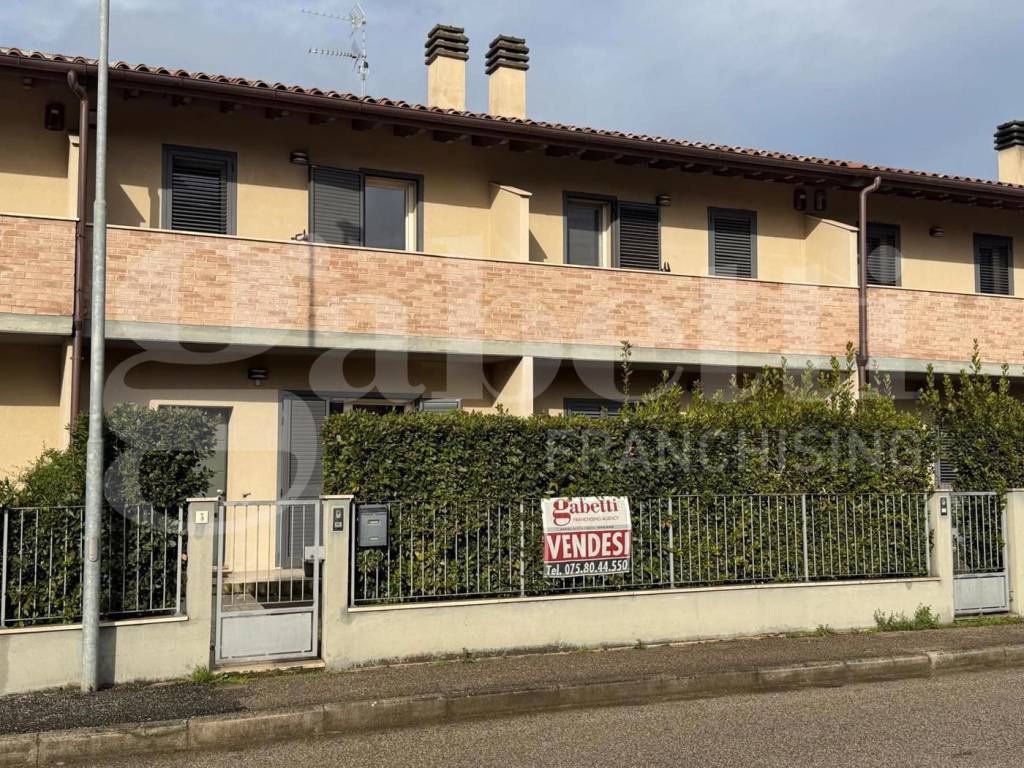 Villetta a schiera a Assisi in VIA LUIGI ROMAGNOLI, 3 - Foto 2