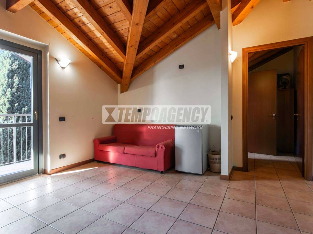 Appartamento a Gerenzano in Via pascoli 12 - Foto 2