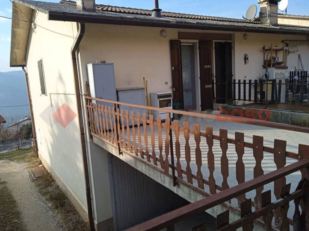 Appartamento a Bosco chiesanuova in CONTRADA ZANINI , 1 - Foto 2