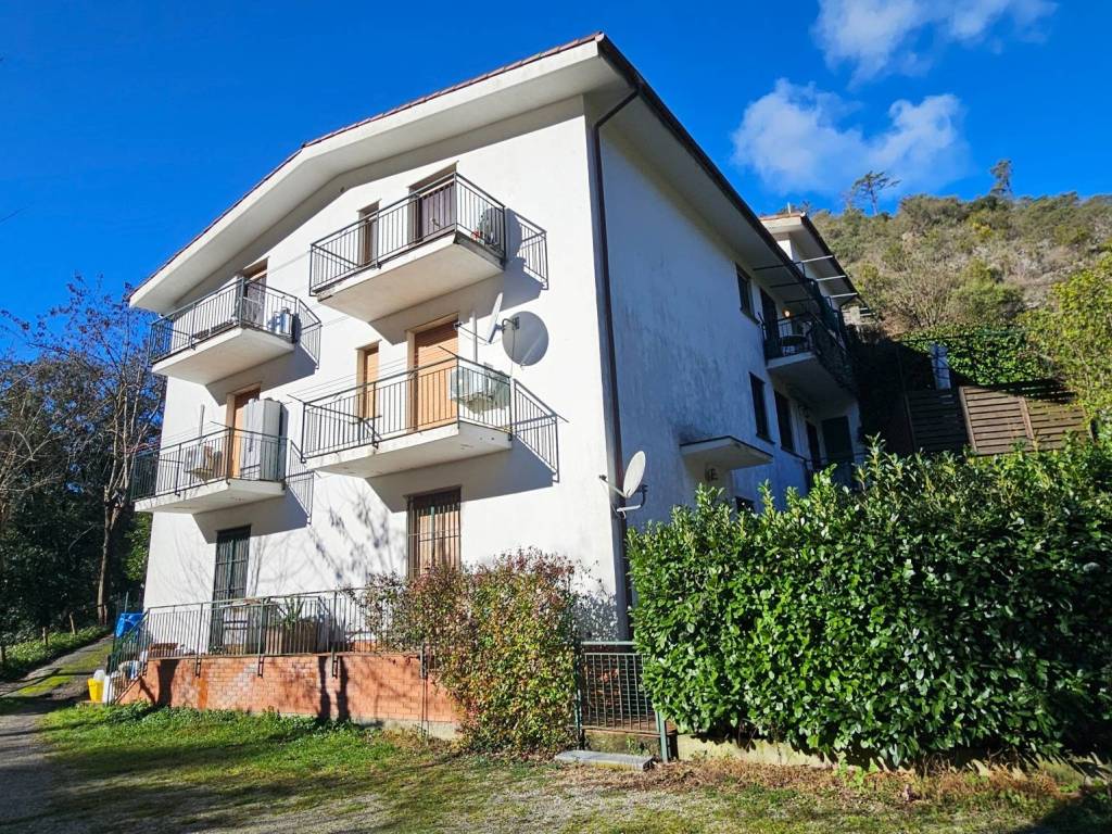 Appartamento a Deiva marina in Via Brigata Cento Croci - Foto 4