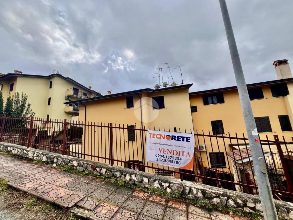 Appartamento a Zumpano in VIA ENRICO BERLINGUER, 3 - Foto 3