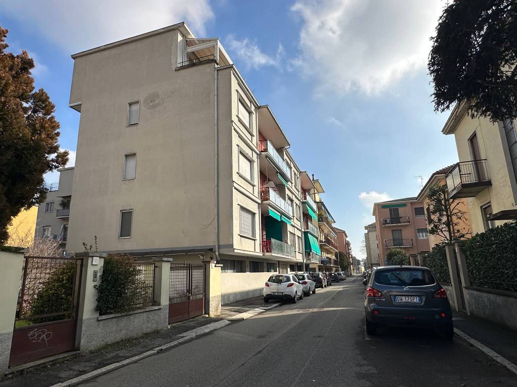 Appartamento a Pavia in Via Bona di Savoia, 49 - Foto 2