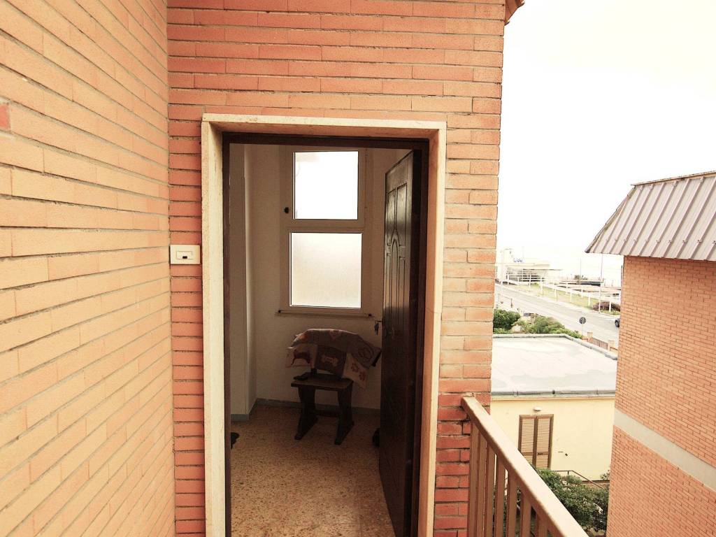 Attico / mansarda a Pomezia in Lungomare delle Meduse, 229 - Foto 2