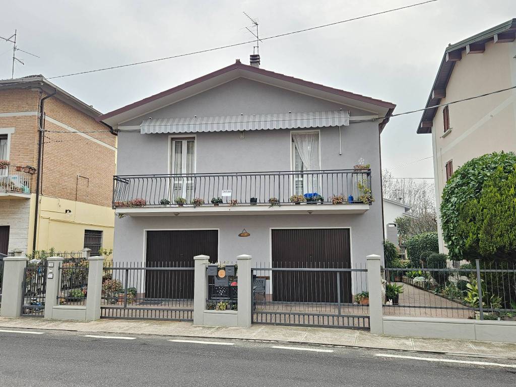 Villa a Novellara in Via Ernesto Pelgreffi, 22 - Foto 5