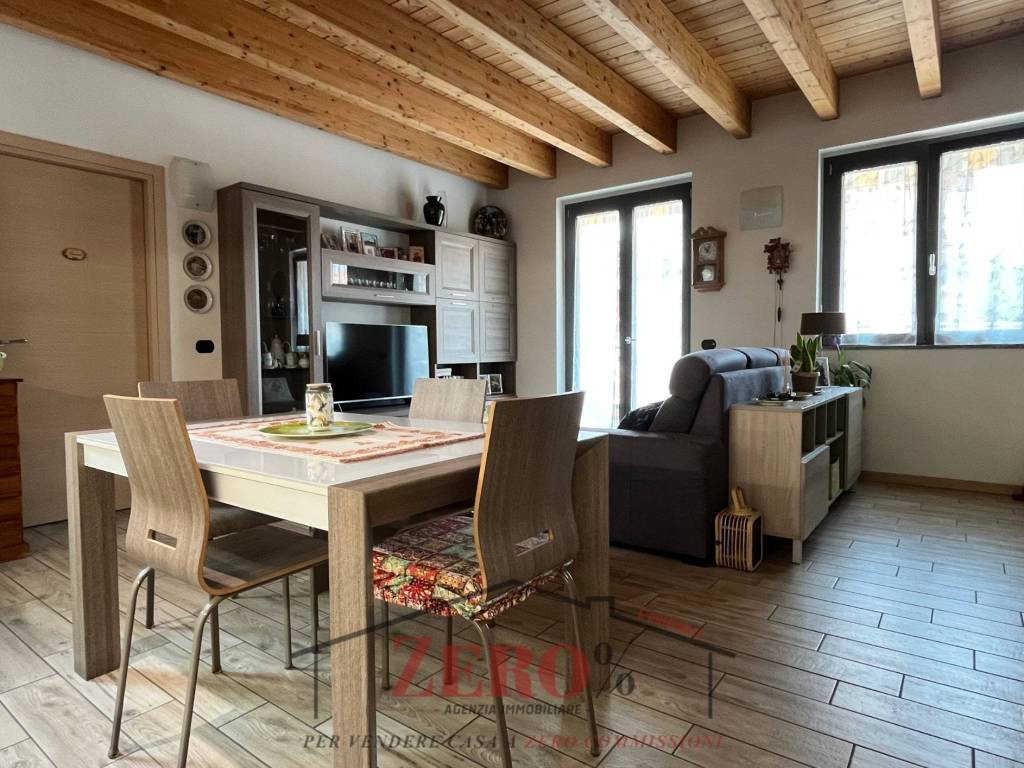 Appartamento a Cantù in Via Giulio Carcano, 28 - Foto 5