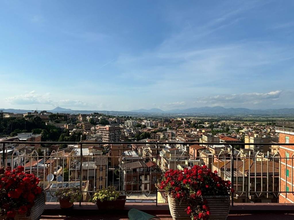 Attico / mansarda a Monterotondo in Piazza Roma - Foto 4