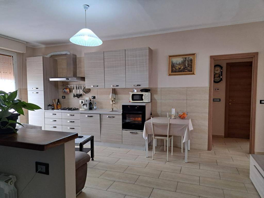 Appartamento a Pontedera in Via Alcide De Gasperi - Foto 2
