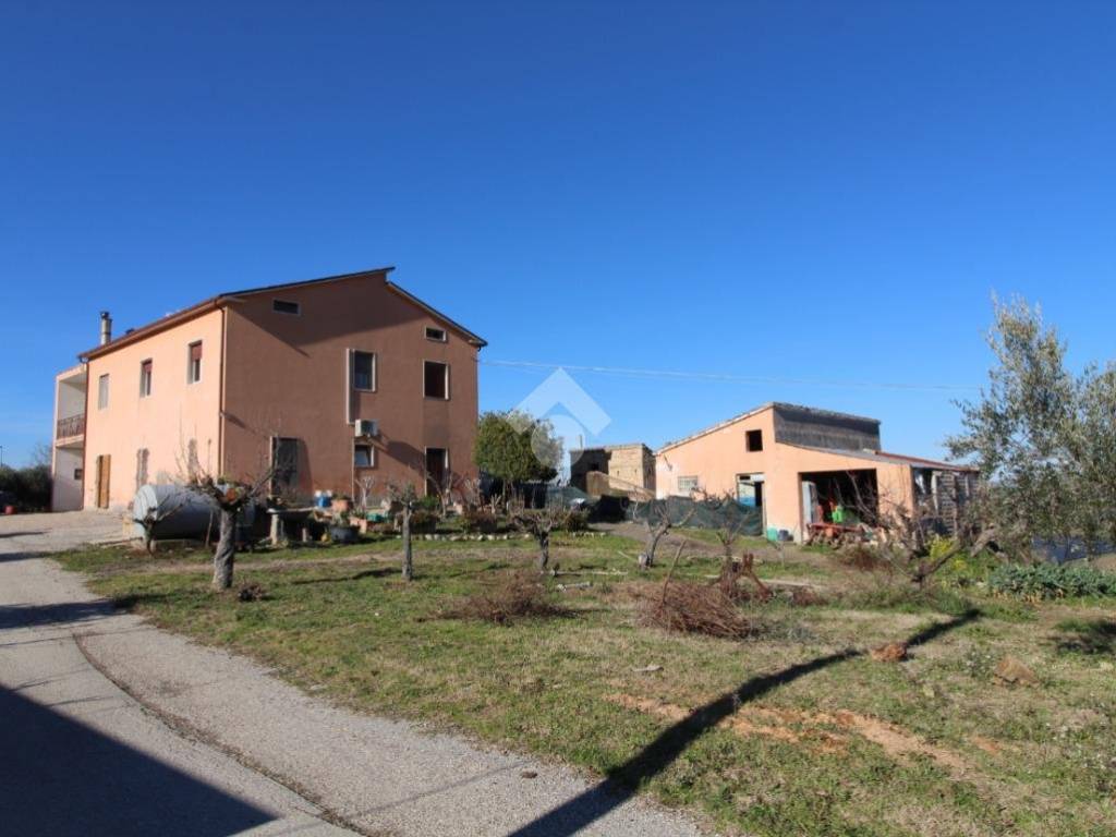 Casa indipendente a Bellante in Via Fabrizio De Andrè, 6 - Foto 2
