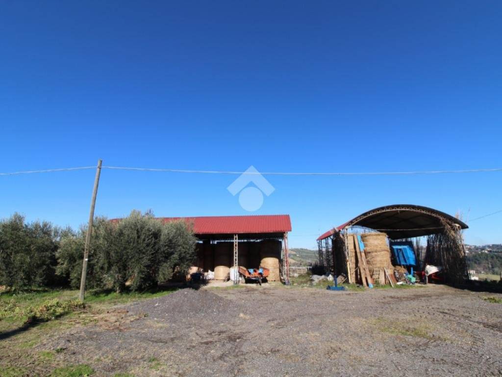Casa indipendente a Bellante in Via Fabrizio De Andrè, 6 - Foto 3