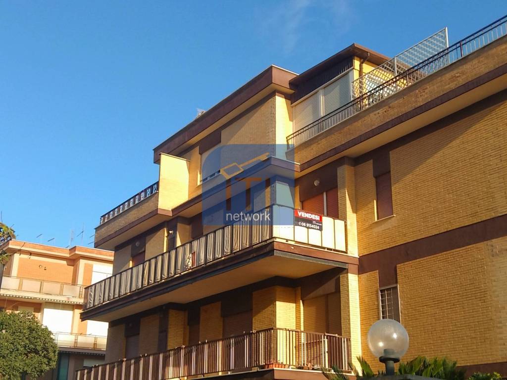 Appartamento a Pomezia in Via Svezia - Foto 3