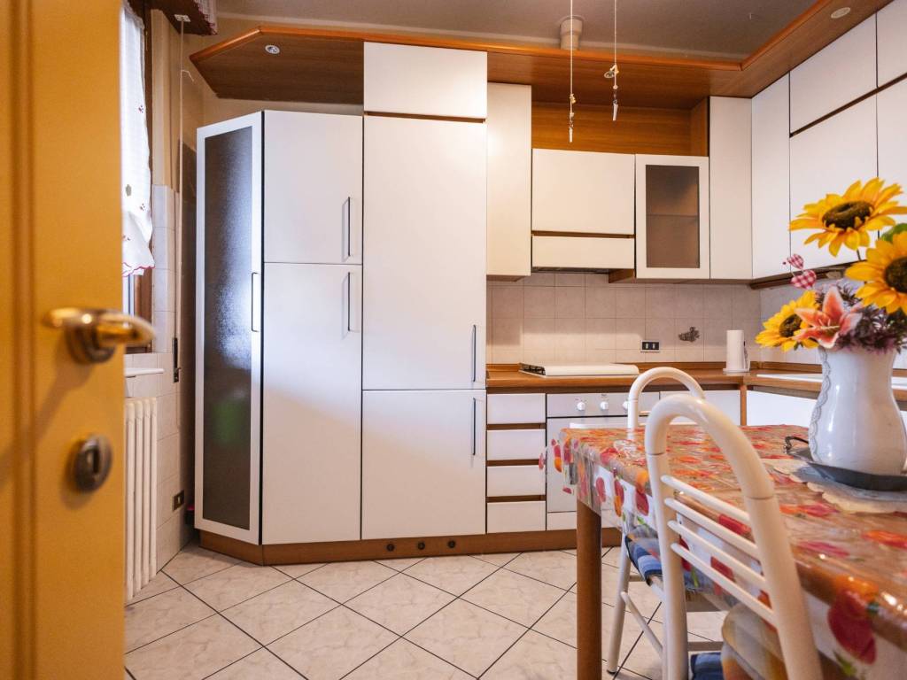 Appartamento a Canegrate in Via Gran Paradiso - Foto 5