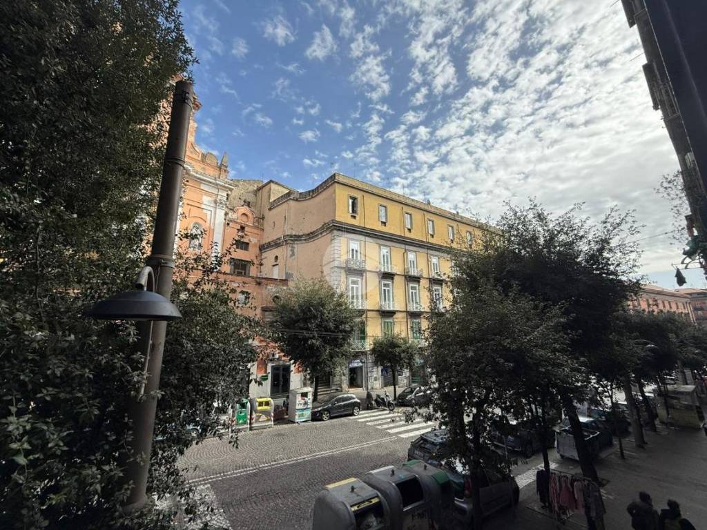 Immobile a Napoli in Via Santa Teresa degli Scalzi - Foto 2