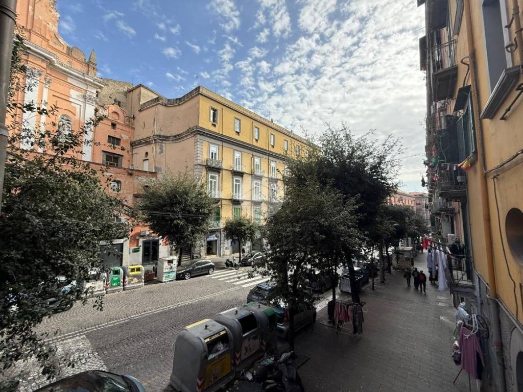 Immobile a Napoli in Via Santa Teresa degli Scalzi - Foto 4