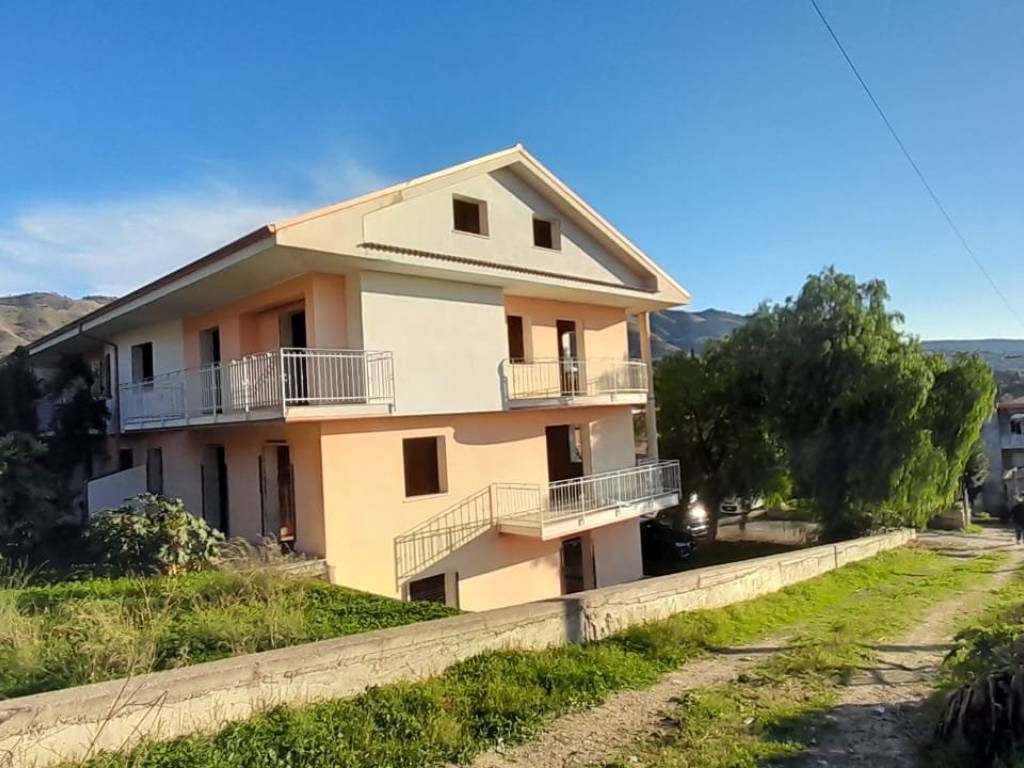 Villa a Reggio calabria in Via San Giovanni Pellaro - Foto 2