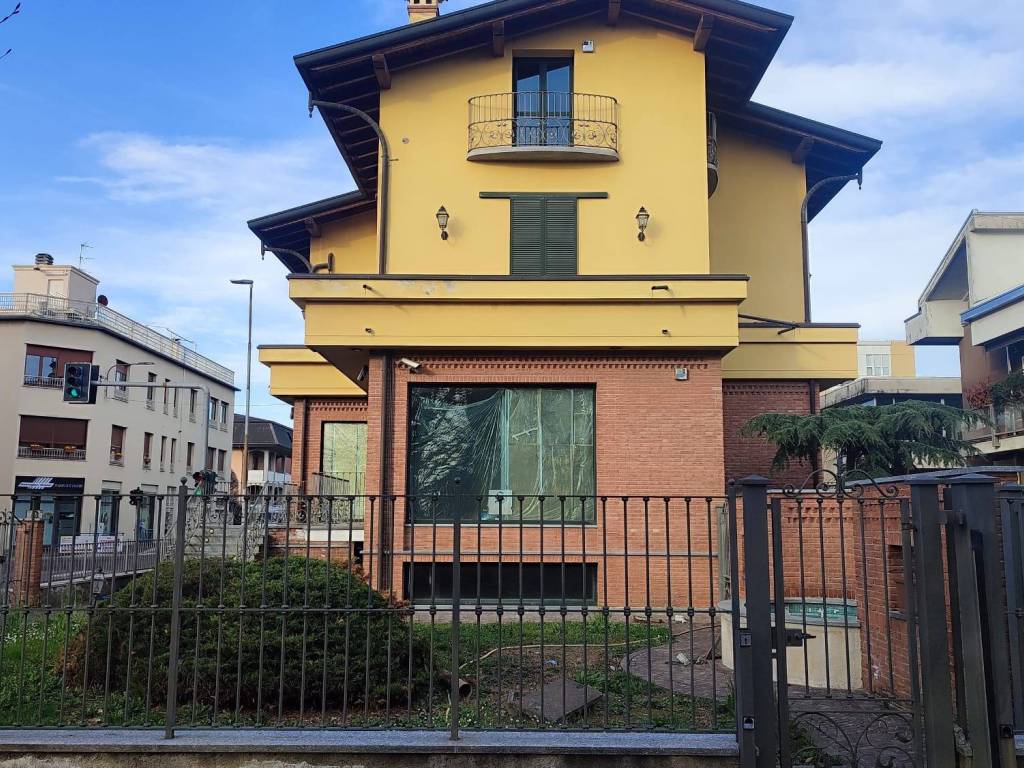 Appartamento a Cabiate in Viale Brianza - Foto 2