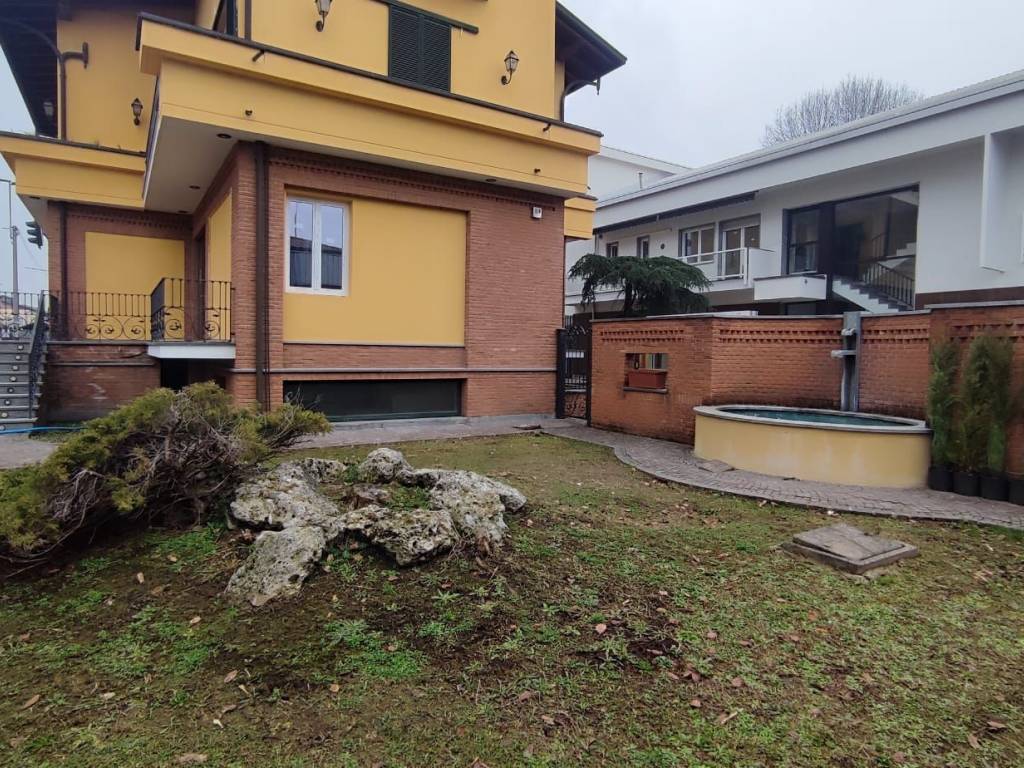 Appartamento a Cabiate in Viale Brianza - Foto 3