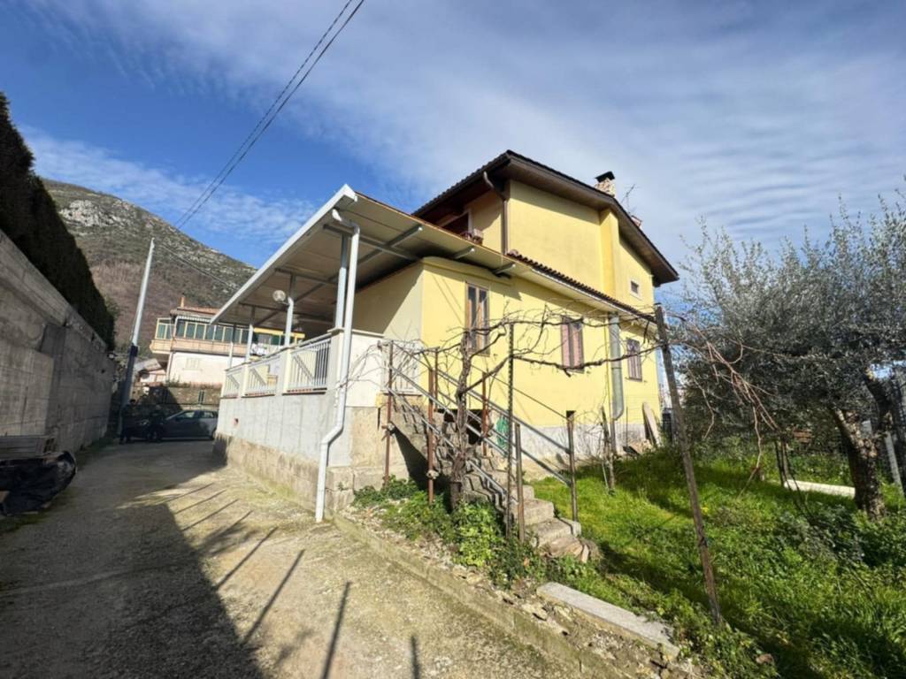 Appartamento a Cava de' tirreni in Via Contrapone - Foto 2