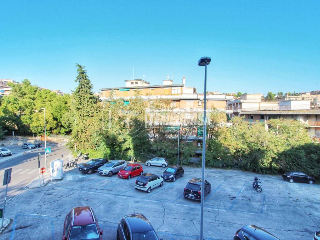 Appartamento a Ancona in Via Michelangelo Buonarroti - Foto 5