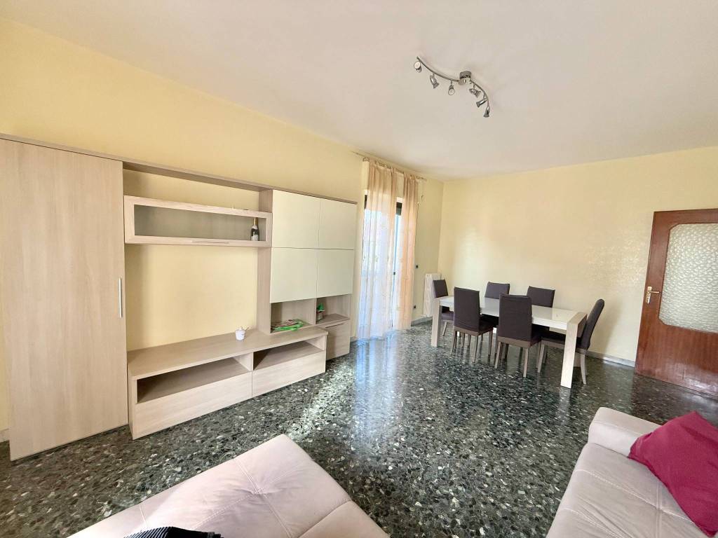 Appartamento a Valenzano in Strada Comunale Vecchia Canneto, 7 - Foto 3