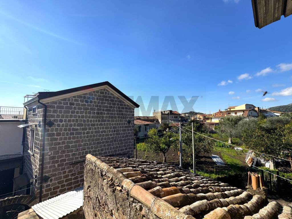 Casa indipendente a Caserta in Vicolo Vincenzo Madonna, 8 - Foto 2