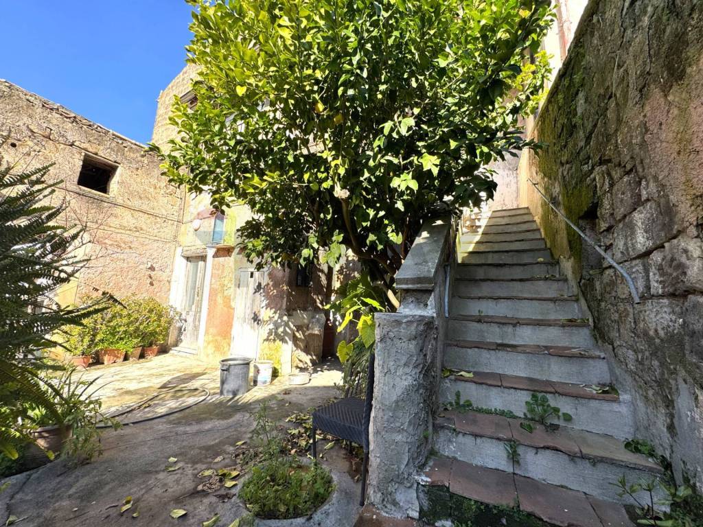 Casa indipendente a Caserta in Vicolo Vincenzo Madonna, 8 - Foto 5