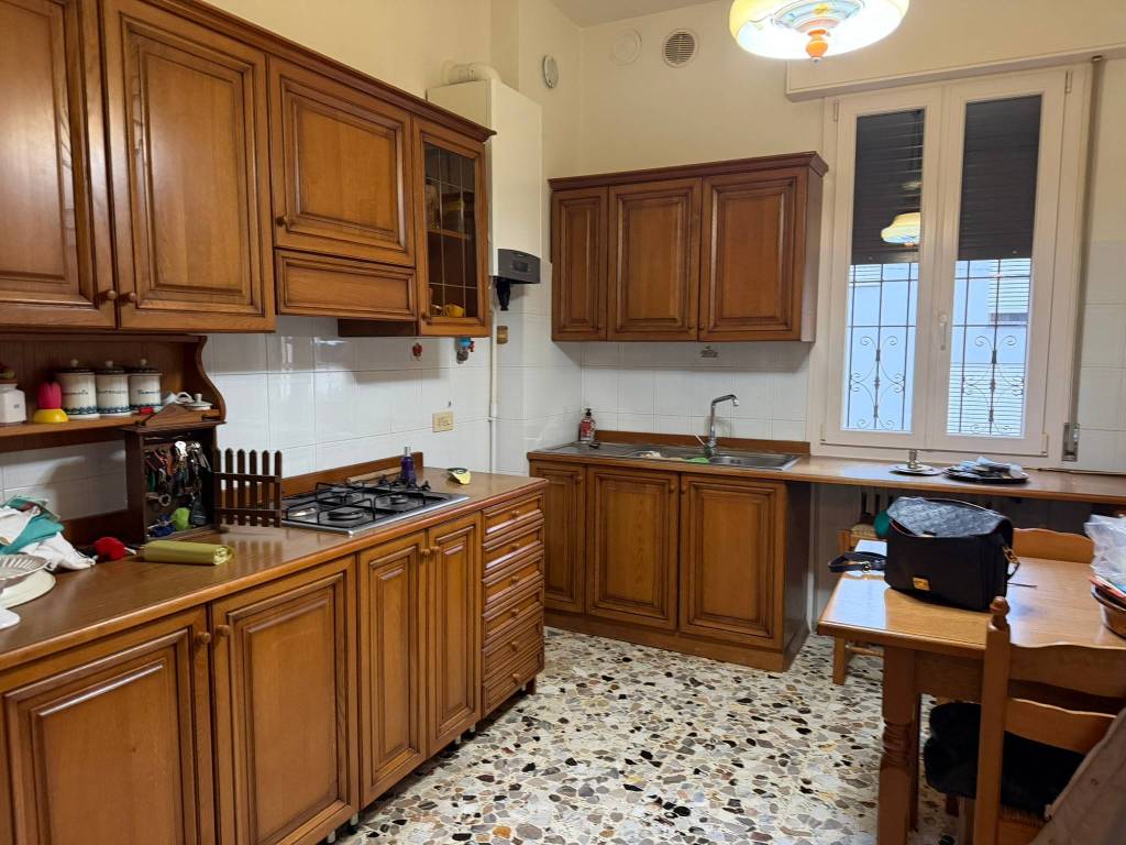 Appartamento a Reggio emilia in Via Vittorio Alfieri - Foto 4