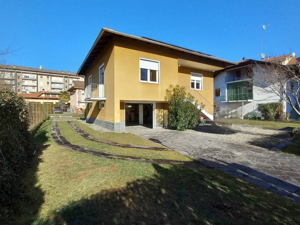 Villa a Borgosesia in Viale Rimembranze - Foto 2