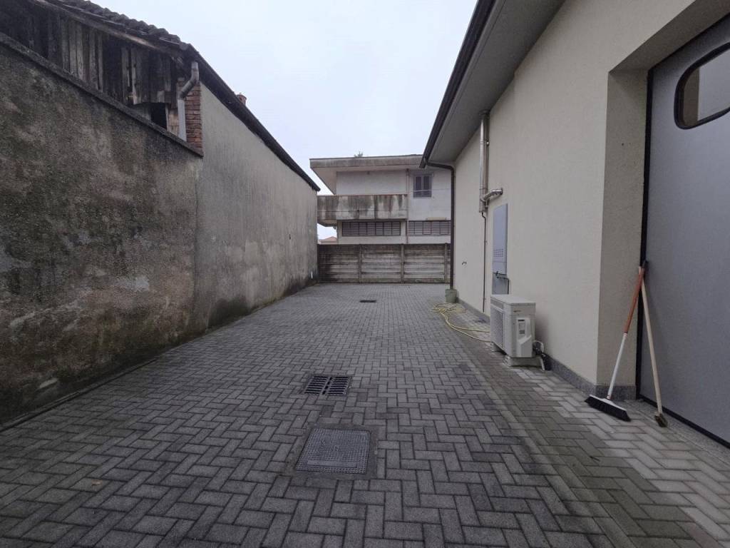 Immobile a Cassano magnago in Via A. De Gasperi, 11 - Foto 3