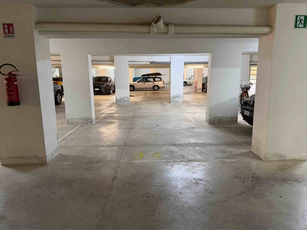 Box / garage a Ladispoli in Via Palermo, 127 - Foto 3