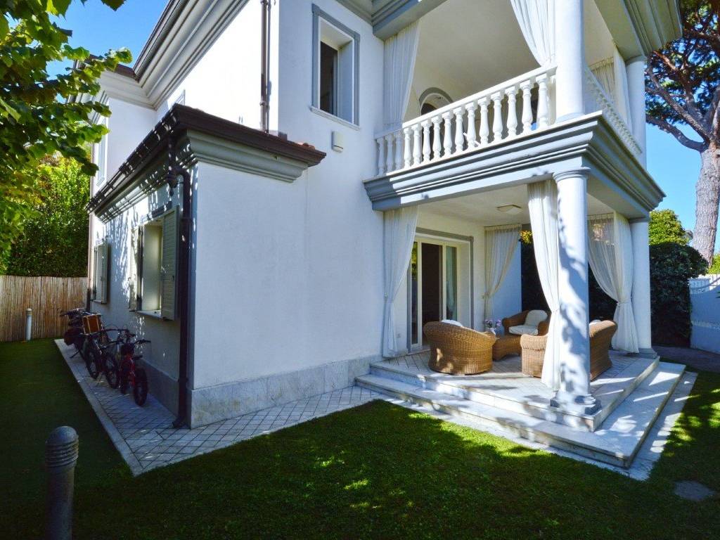 Villa a Forte dei marmi in Via Giuseppe Viner - Foto 2