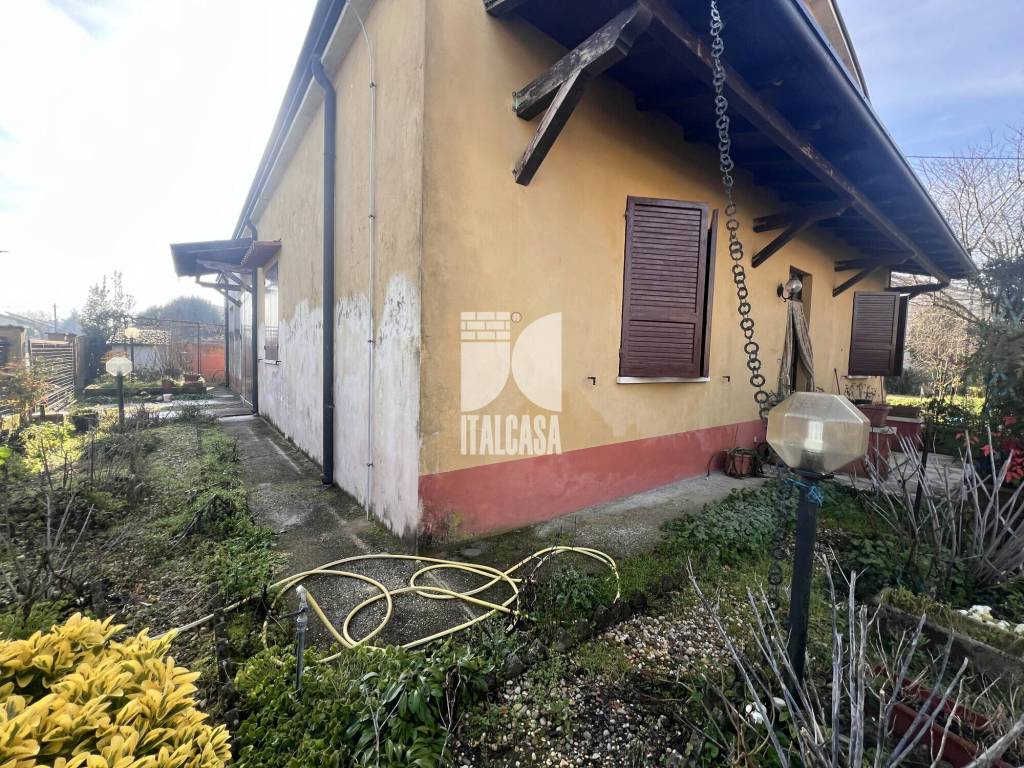 Villa a Curtatone in Via Della Libertà, 11 - Foto 5