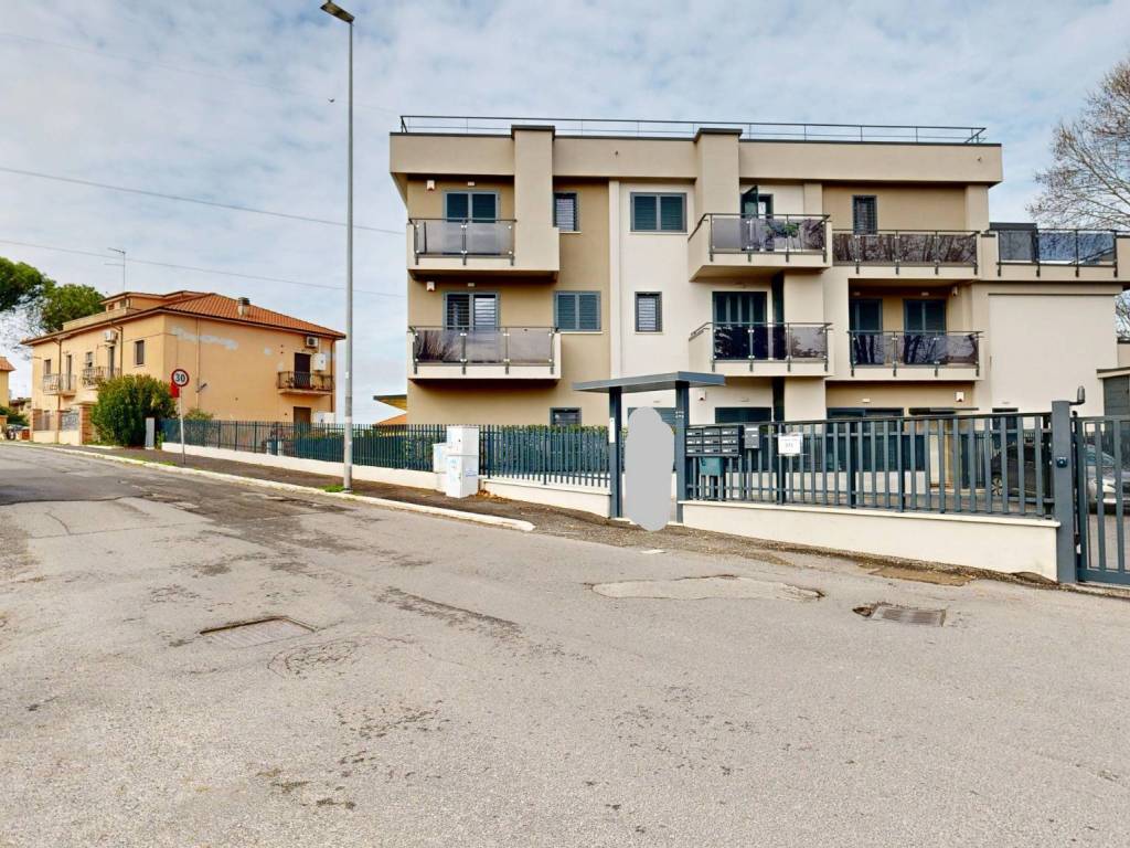 Appartamento a Monterotondo in Via Monti Sabini, 221 - Foto 2