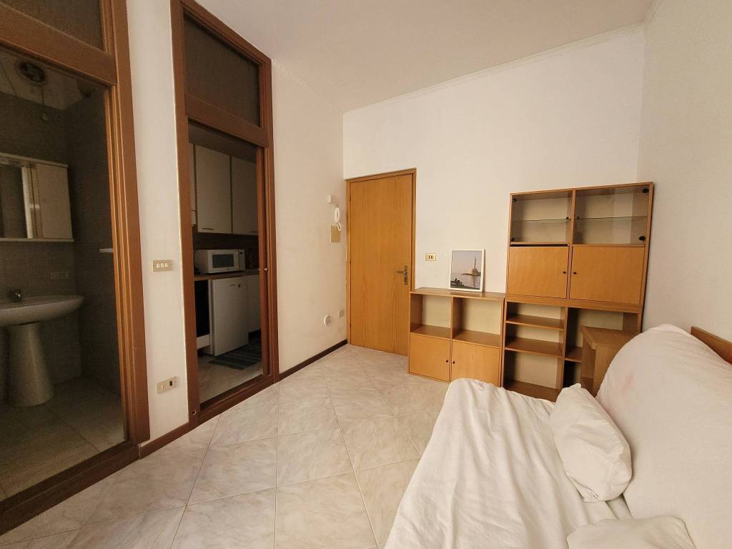 Appartamento a Como in Via Carloni, 2 - Foto 2