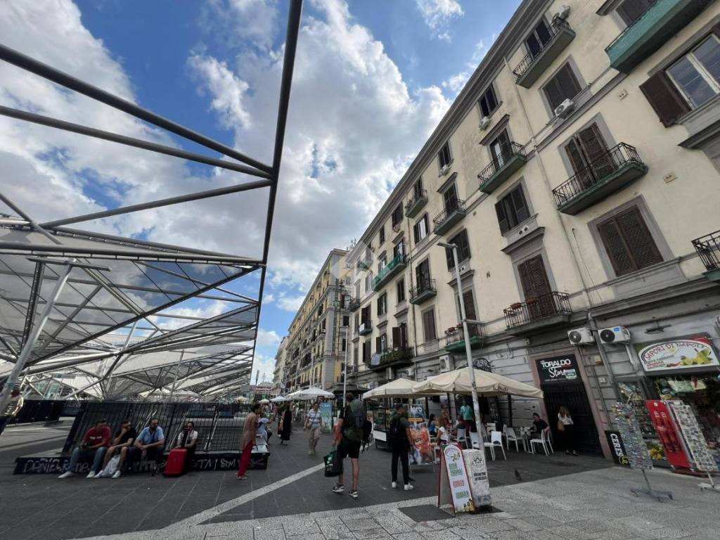 Immobile a Napoli in P.za Giuseppe Garibaldi, 116 - Foto 2