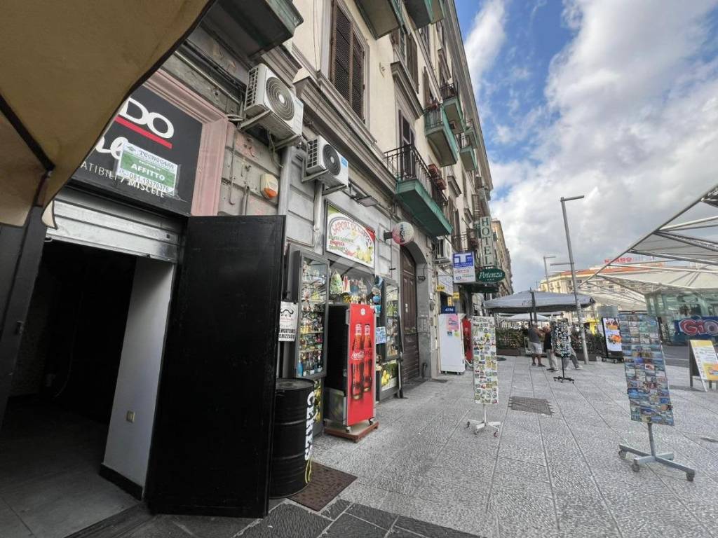 Immobile a Napoli in P.za Giuseppe Garibaldi, 116 - Foto 4