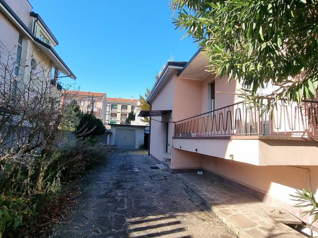 Villa a Cernusco sul naviglio in Via Cristoforo Colombo - Foto 2