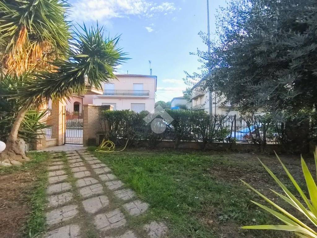 Villa a Civitanova marche in V. D'Annunzio - Foto 2