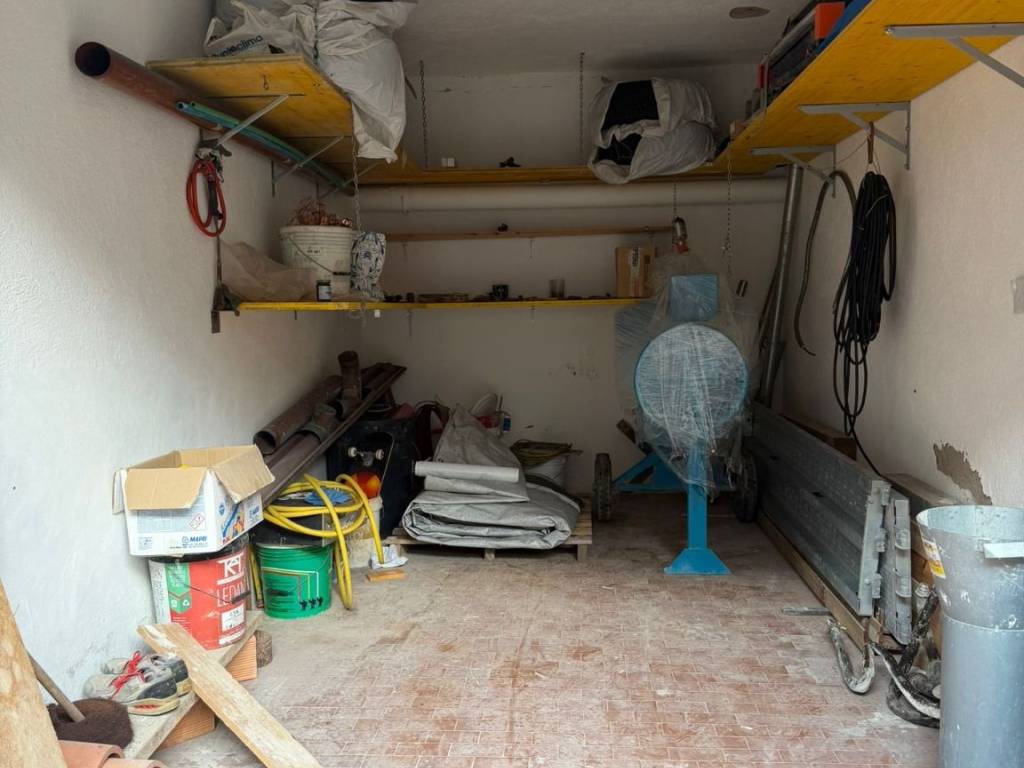 Box / garage a Pomezia in Lungomare delle Sirene, 91 - Foto 2